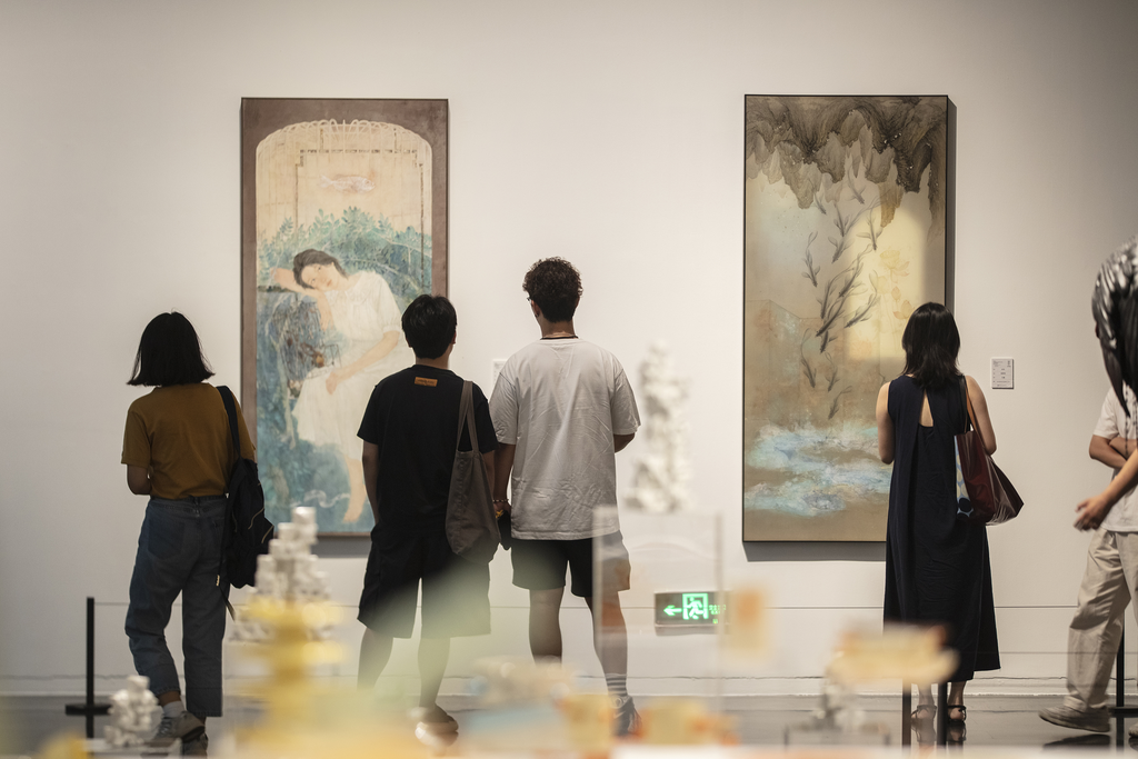 开云网站：清华美院本科生毕业作品展开幕230余本科生带来“奇思妙想”(图3)