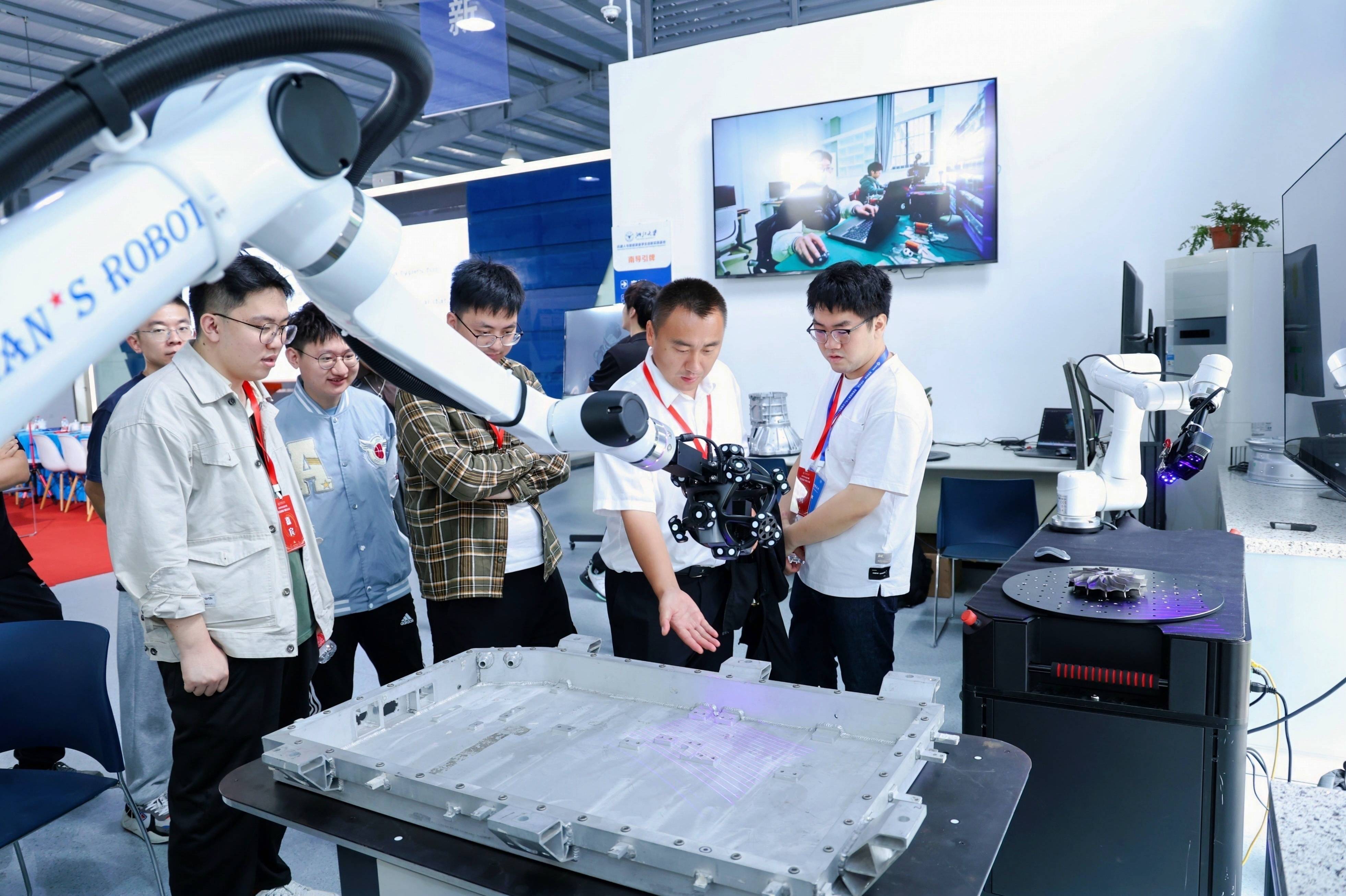 Kaiyun中国：思看科技助力浙江大学机械工程学院2024年“思看杯”本科毕业设计展圆满举办！(图13)