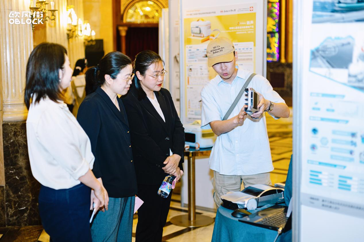 开云网站：合肥工业大学建筑与艺术学院2024届本科优秀毕业设计作品展在欧洲风情街开幕(图6)