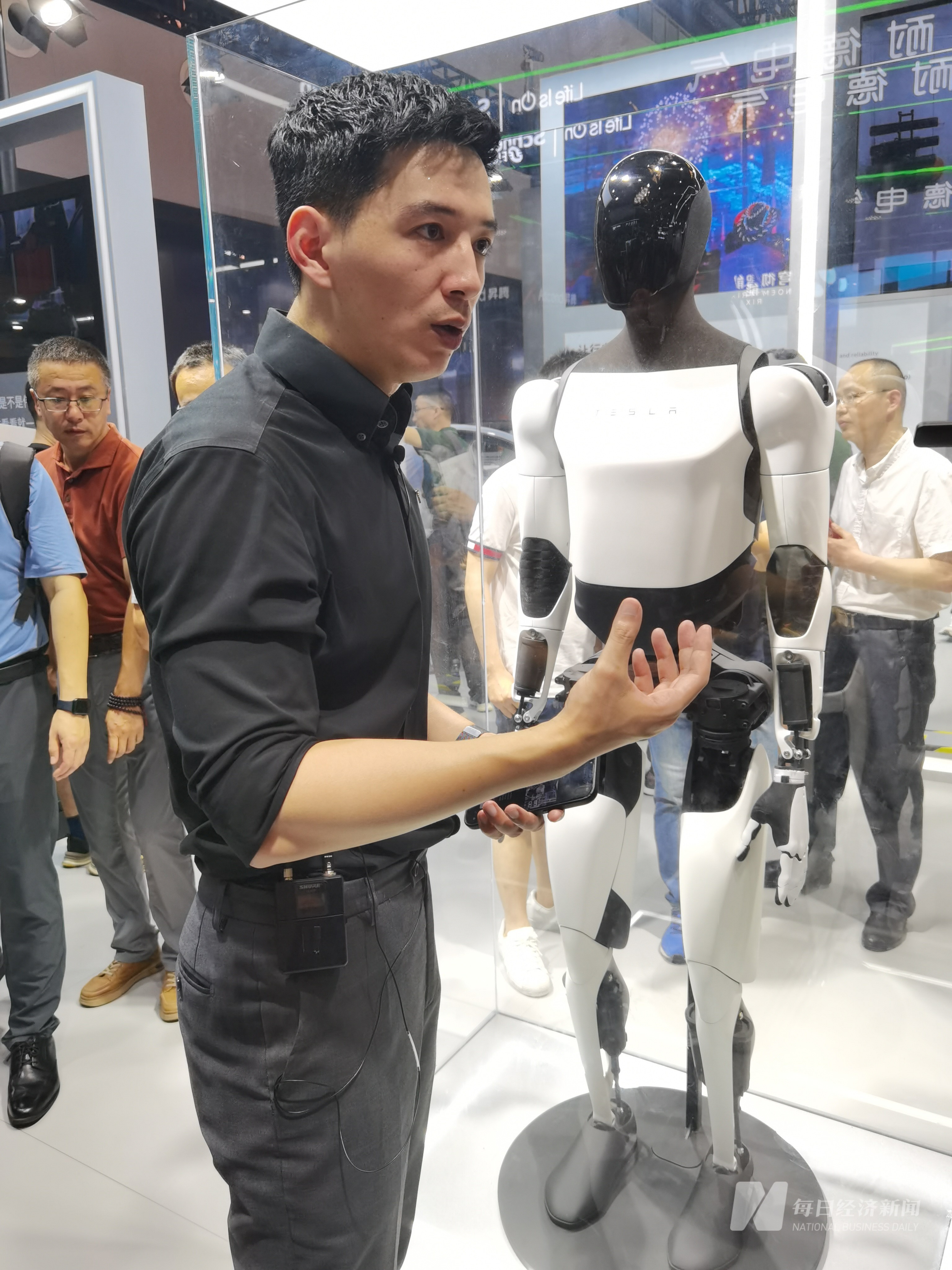 开云网站：探馆WAIC2024丨八大“镇馆之宝”是哪些？人形机器人发展到哪一步了？(图5)