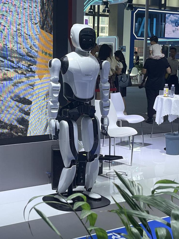 Kaiyun中国：WAIC2024已落幕：大模型再无新玩家AGI下半场是计算与应用(图6)