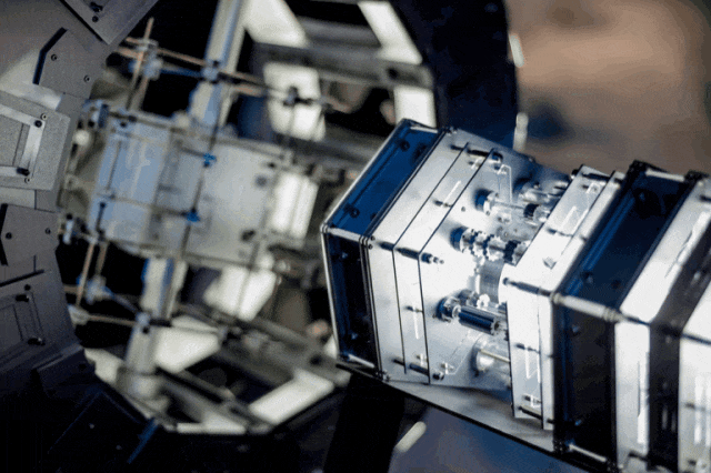 开云网站：巡天：寻找世界模型——2024浦东新区“全国科普日”系列活动开幕(图9)