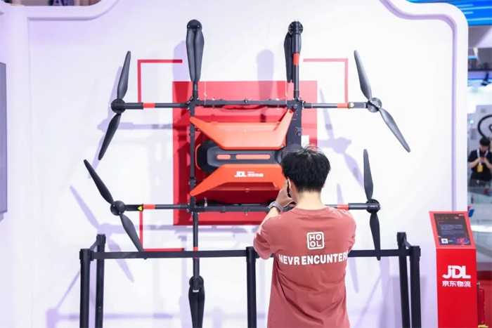 开云网站：新质生产力亮相2024世界机器人大会！京东物流探索感知大模型和具身智能技术(图3)