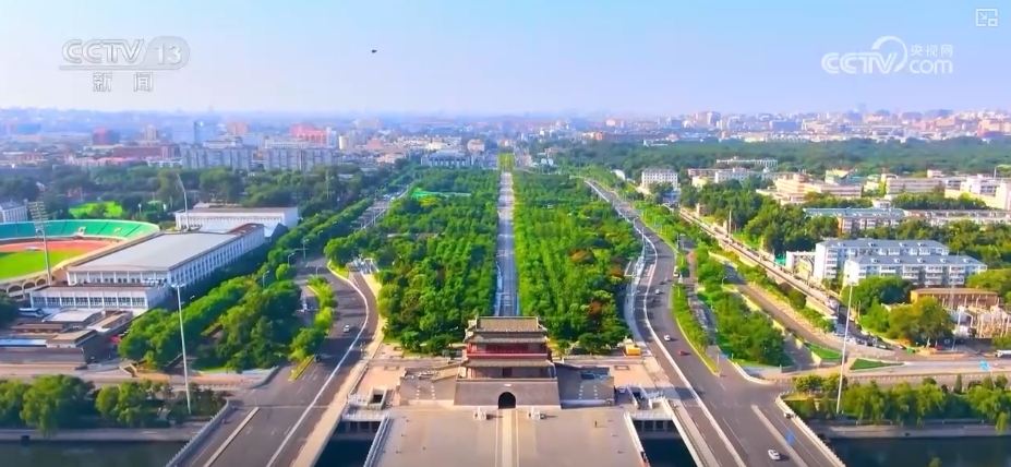 开云网站：“活化”利用感受中轴之美 建筑群穿越时空华丽展“新颜”