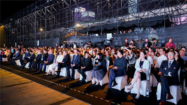 开云网站：2024中国生态环保面料设计大赛颁奖典礼在苏州湾成功举办(图2)