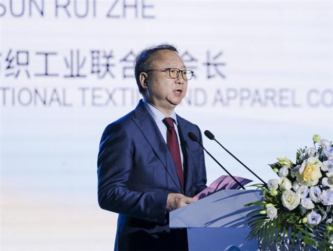 开云网站：2024中国生态环保面料设计大赛颁奖典礼在苏州湾成功举办(图3)