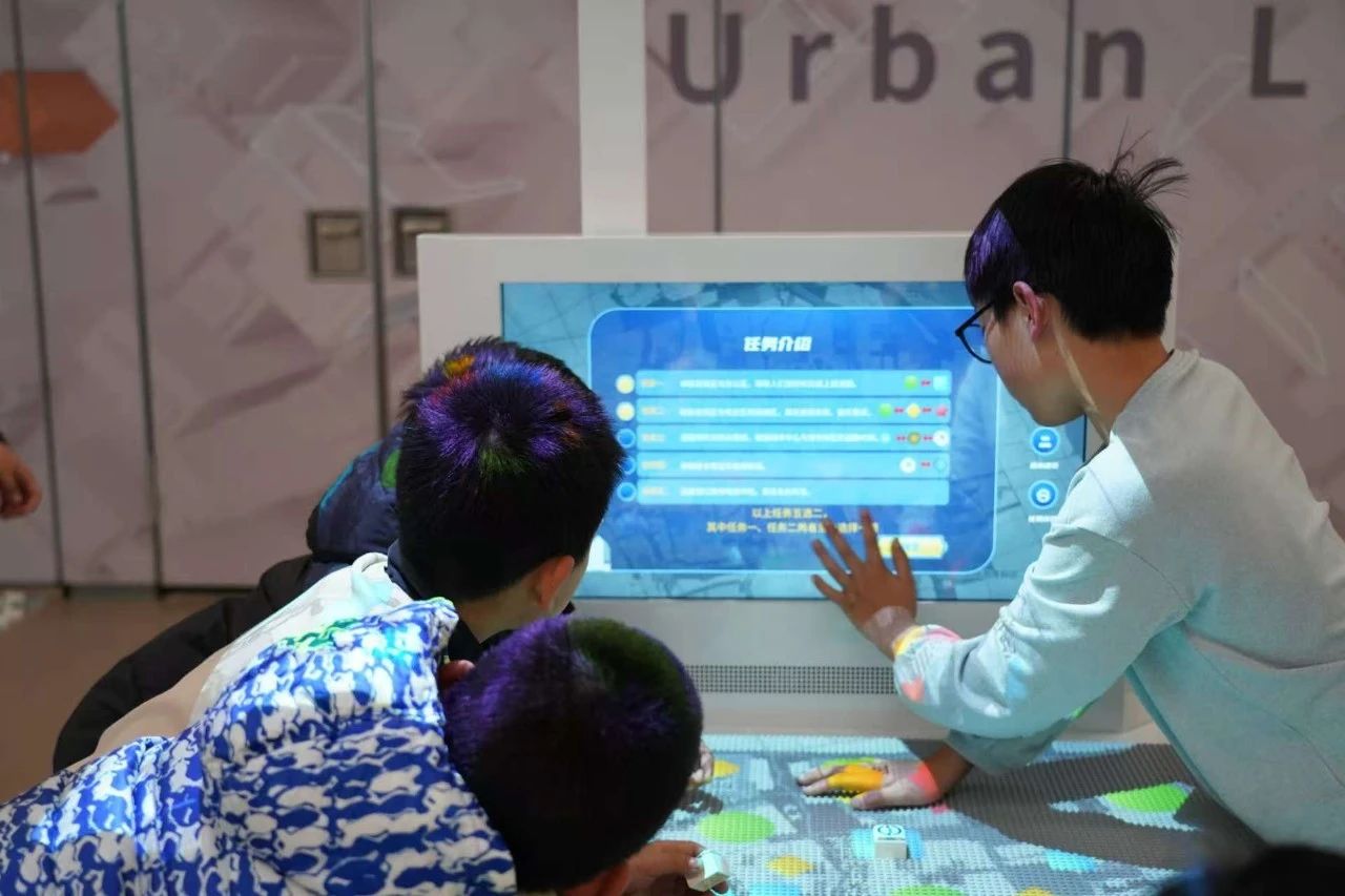 Kaiyun中国：孩子们化身“小小城市创客家”打造了一个“未来的上海”……(图3)