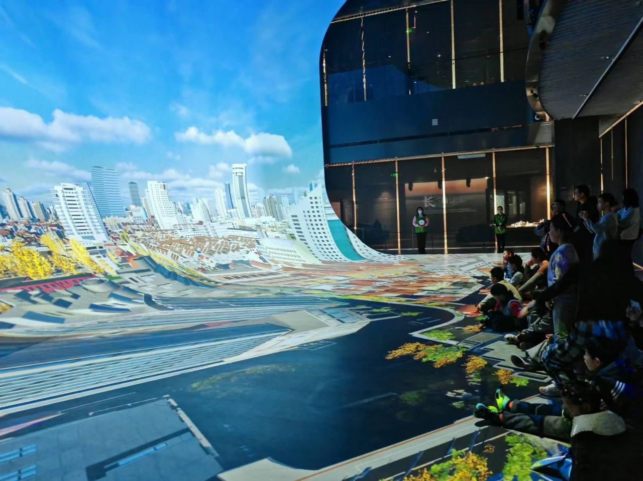 Kaiyun中国：孩子们化身“小小城市创客家”打造了一个“未来的上海”……(图2)