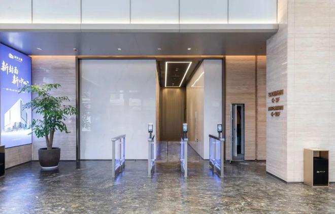 开云网站：荒废10年！桂林市中心知名烂尾楼彻底变身！实探现场…(图8)