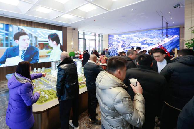 开云网站：荒废10年！桂林市中心知名烂尾楼彻底变身！实探现场…(图15)