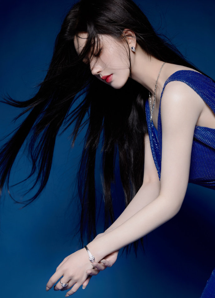 Kaiyun中国：一男一女房间s型隔断设计V41(图1)