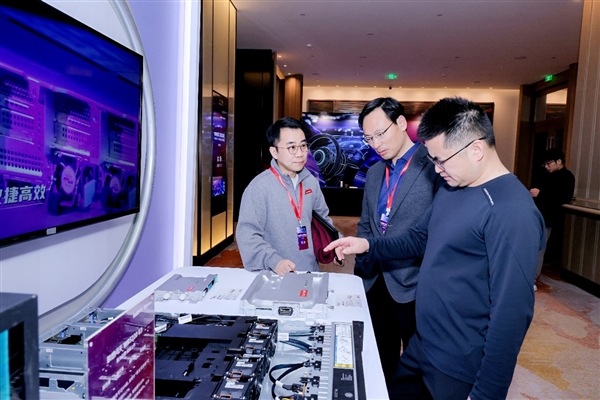 开云网站：联想率先在汽车行业发布基于DeepSeekR1的智能体解决方案(图3)