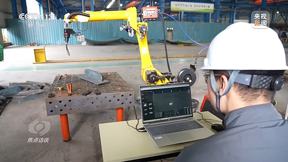 开云网站：焦点访谈丨AI虚拟调度员、AI兽医助手……人工智能赋能产业、智绘未来！