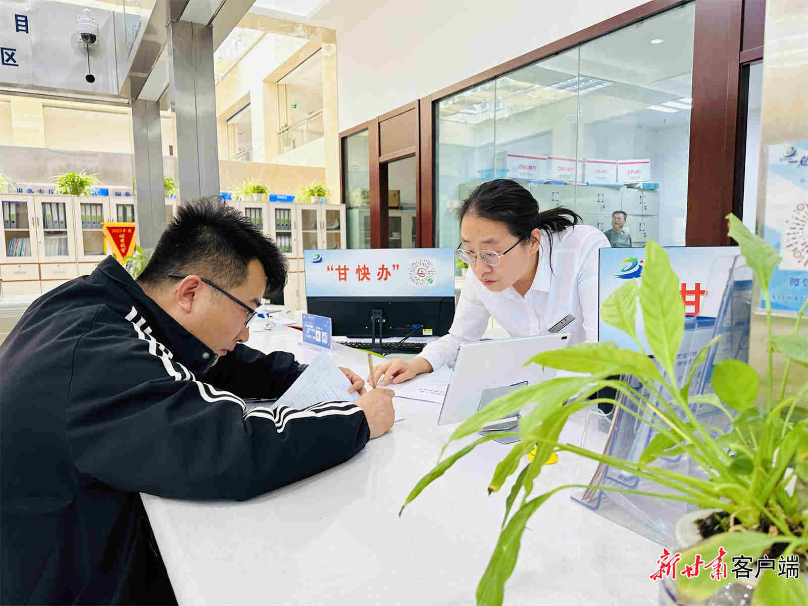开云网站：【甘快看·强信心看发展·高质量发展调研行】玉门打开通向未来的“门”(图12)