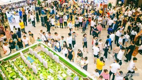 Kaiyun中国：北京一楼盘一天卖了8套房新政首日售楼处人声鼎沸(图1)