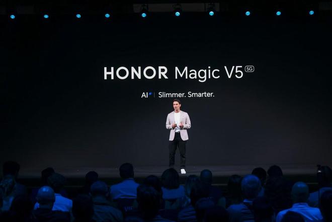 开云网站：荣耀MagicV5西欧登场：全球首个端侧语音大模型阿尔法战略提速
