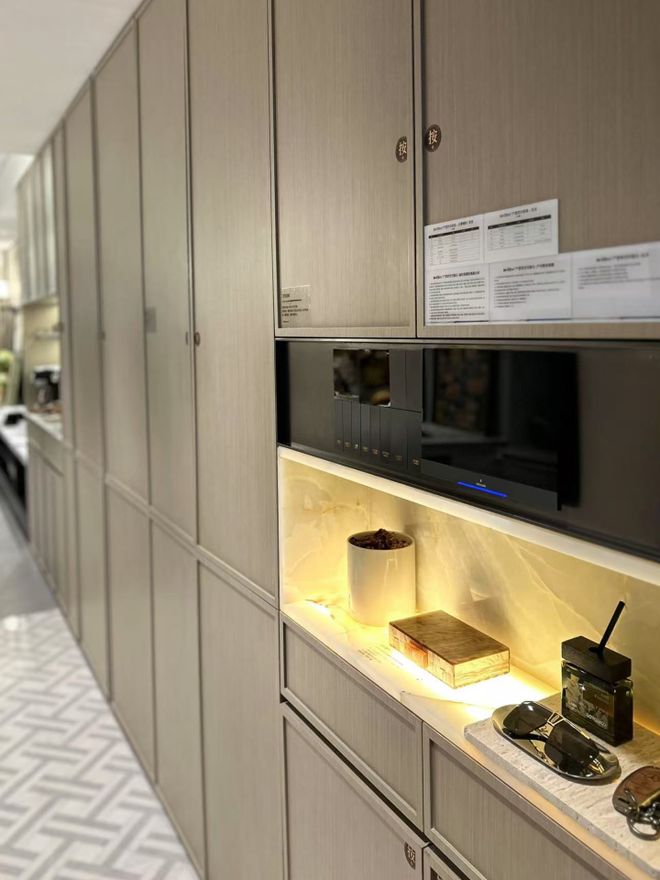 Kaiyun中国：九月百度热搜@中環置地中心·望雲售楼处电话：顶奢生活之选(图10)