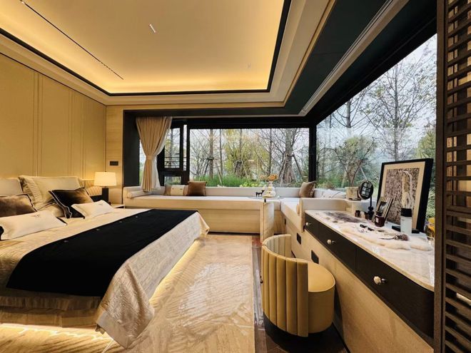 Kaiyun中国：九月百度热搜@中環置地中心·望雲售楼处电话：顶奢生活之选(图17)