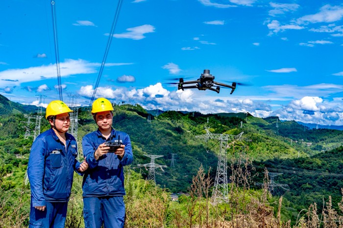 开云网站：立体山城奔向“云端”经济新蓝海(图8)