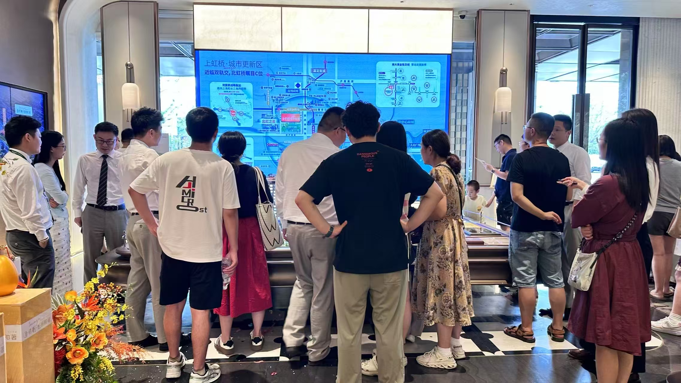 Kaiyun中国：楼市“沪六条”落地首周：外环多个项目开盘火爆内环豪宅蓄势“金九”(图2)