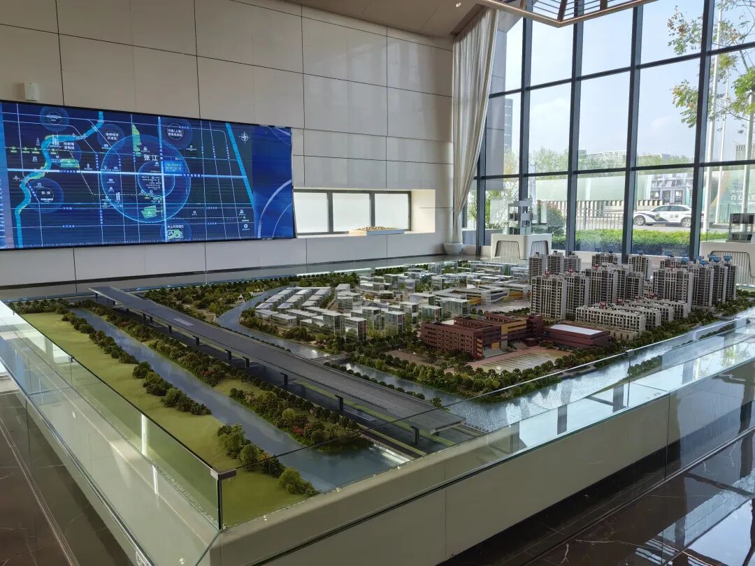 开云网站：收房在即突然发现隔壁是工业污染地块上海红盘业主起诉开发商！房企律师：没有披露义务购房者系成年人应自己调查(图8)