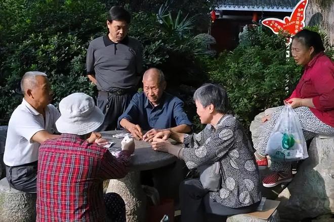 Kaiyun中国：复旦教授数理模型预测中国将迎来前所未有的死亡高峰2024死亡数首破千万(图9)