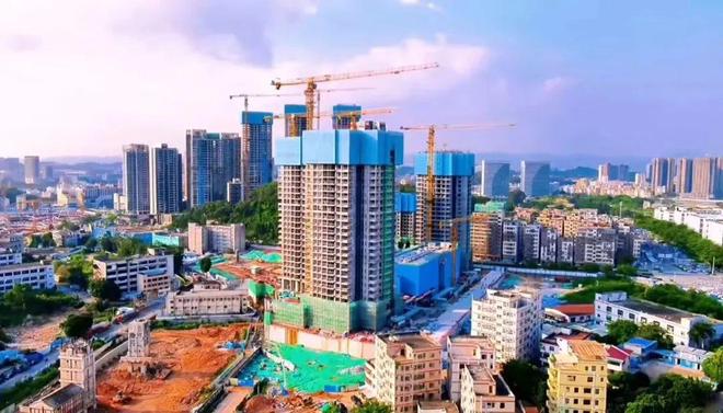 开云网站：龙华观澜【鸿荣源观城】加推1栋楼王！88-117平精装3-4(图6)