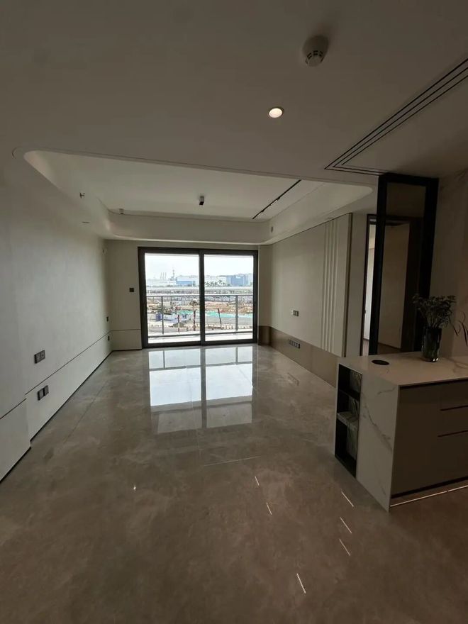 开云网站：⚡聚焦｜自贸湾啟紫荆府售楼处发布：品质定义人居新高度(图5)