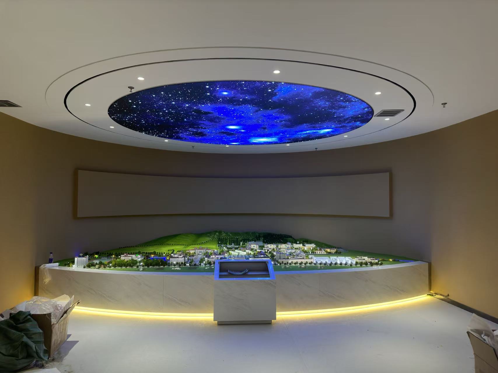 开云网站：2024数字沙盘服务商深度评测：如何选择靠谱的LED电子沙盘合作伙伴？(图1)